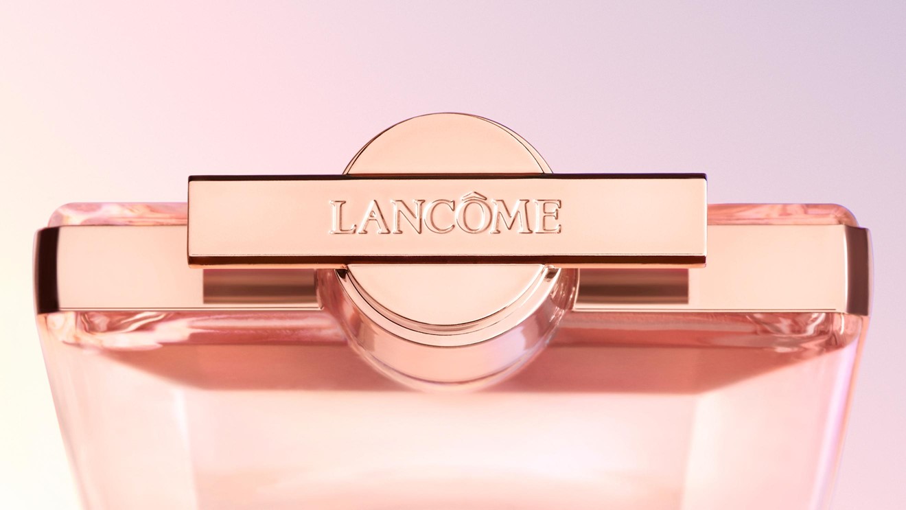 Bottle of Idôle Lancome