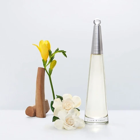 Issey Miyake L'Eau D'Issey Eau de Parfum Mujer - SweetCare Colombia