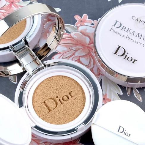 Dior Capture Totale Dreamskin Moist Perfect Cushion SweetCare Tunisia