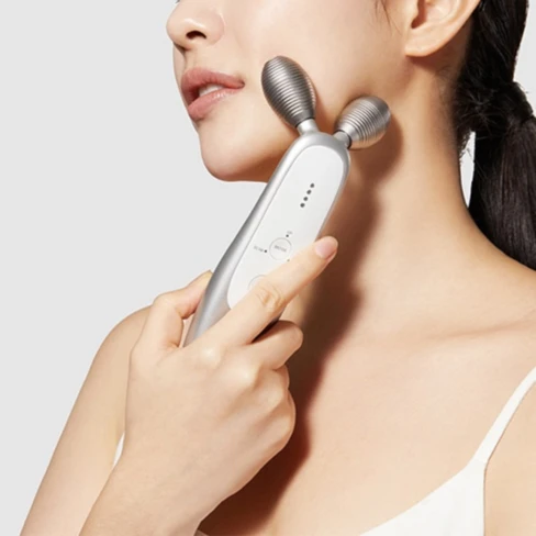 Medicube Age-r Derma Ems Shot Facial Electrostimulation Device